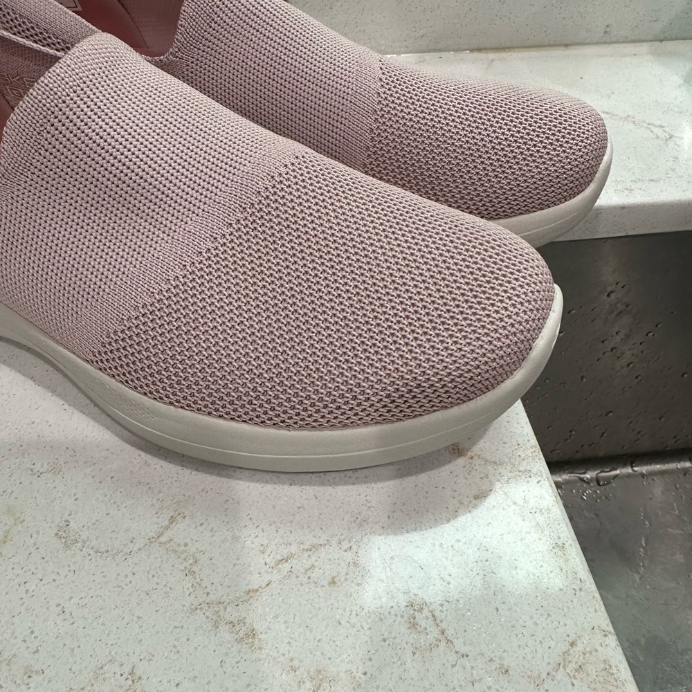 Skechers Go Walk Stability Light Pink